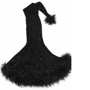 Elegant Black Evening Gown with Feather Details